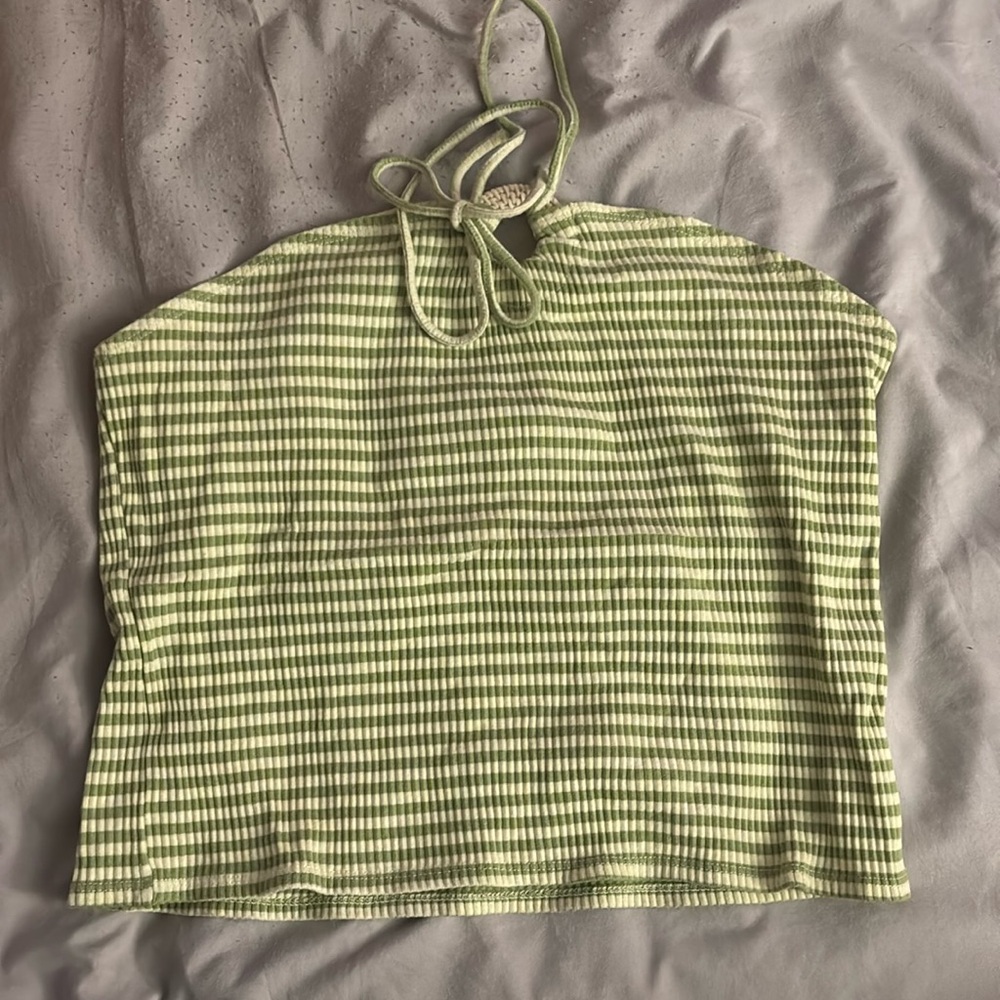 Forever 21 1X Keyhole Cropped Top